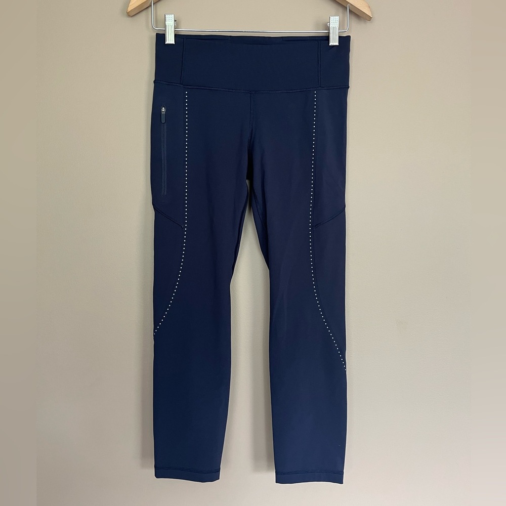 {Lululemon} Extra Mile Crop Leggings Reflective 23" in Midnight Navy - Womens 6